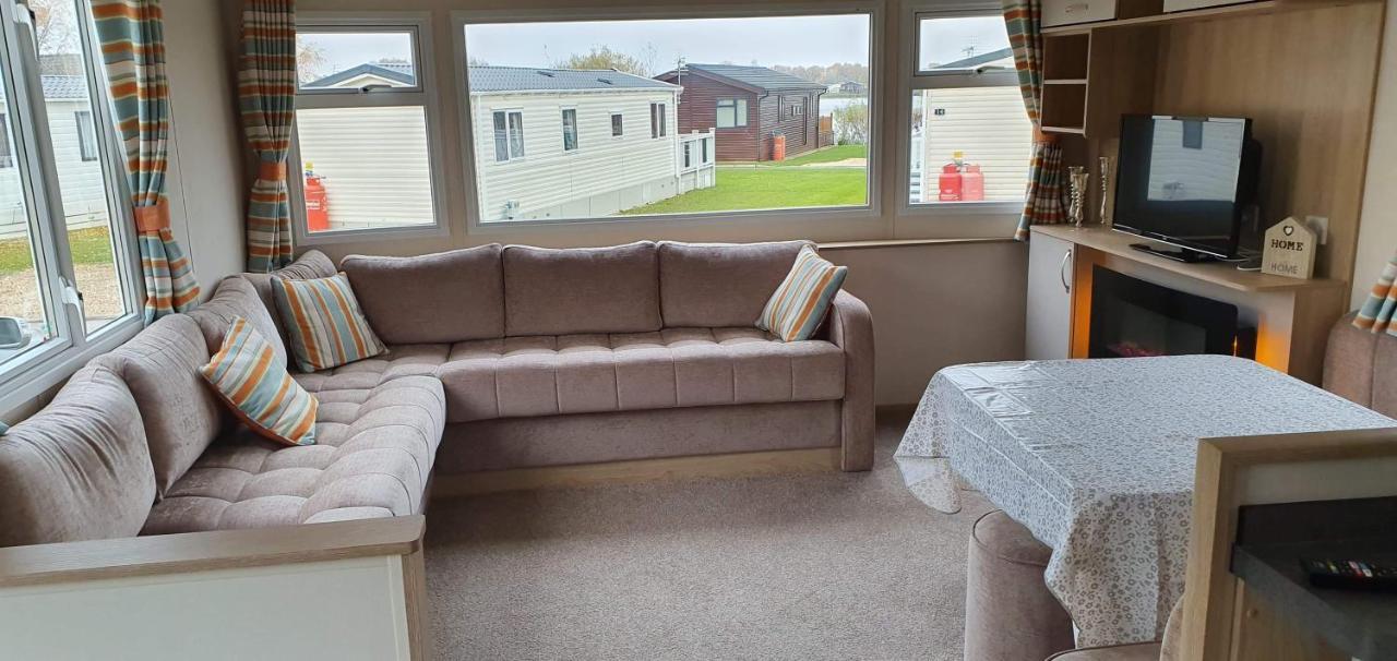 Ksr Hot Tub Holiday Home At Tattershall Lakes Экстерьер фото